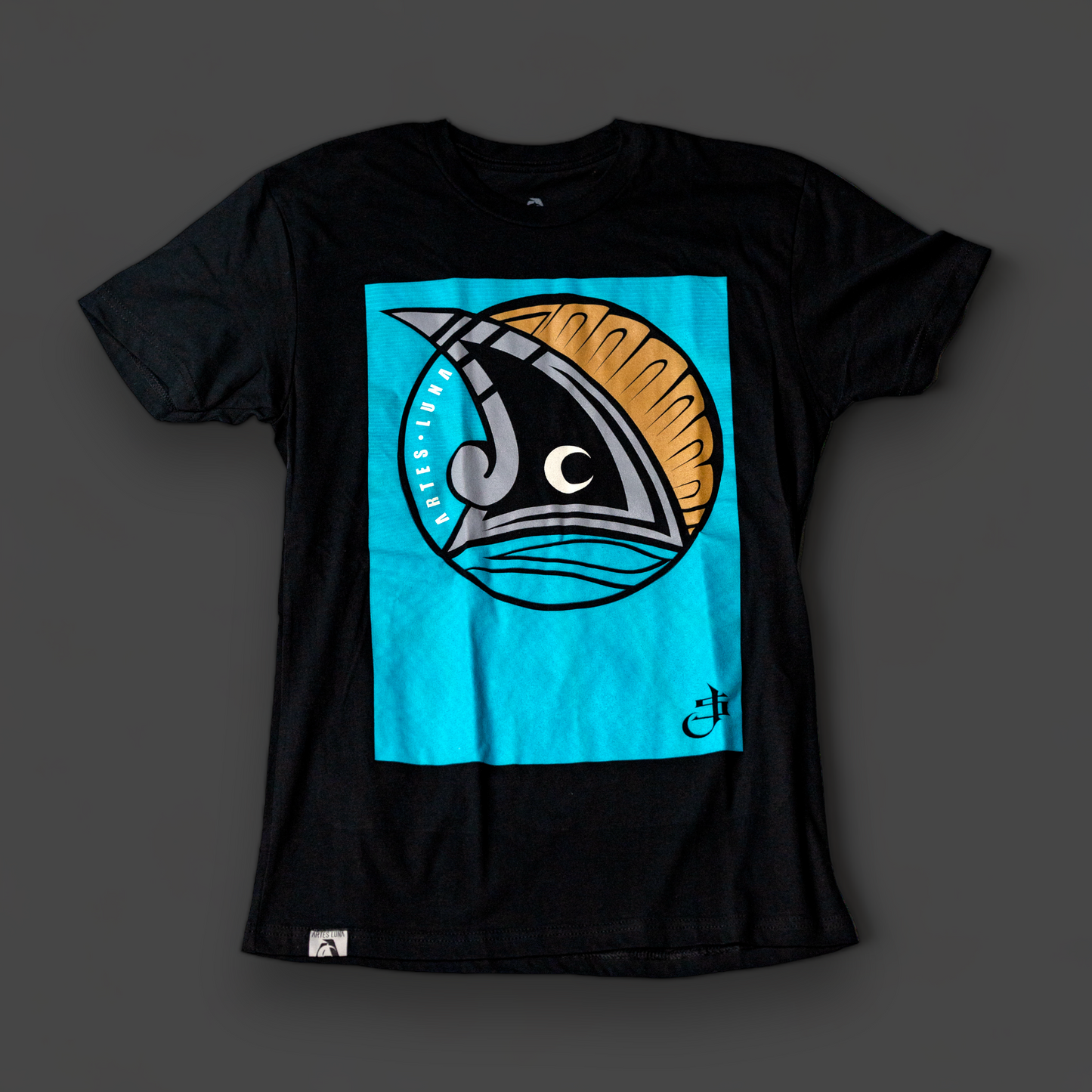 Artes Luna Shirts - Shark fin